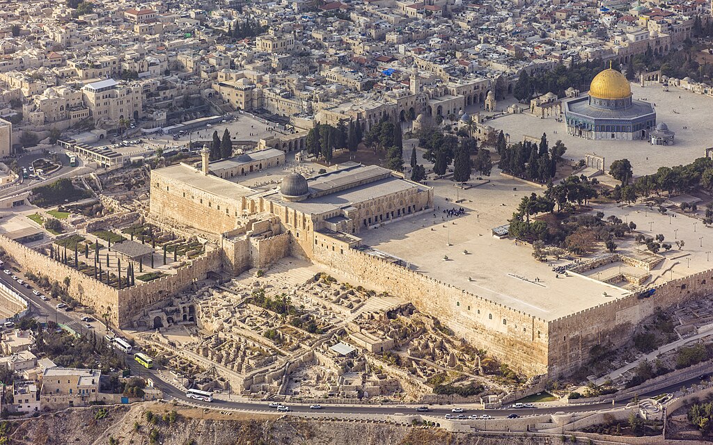 1024px jerusalem 2013(2) aerial temple mount al aqsa